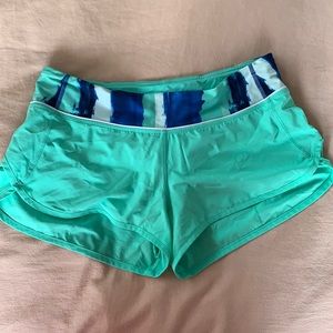 Lululemon Athletic Shorts - Size: 8 - MINT